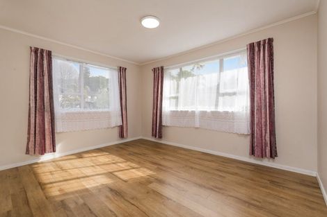 Photo of property in 24 Laurina Road, Sunnynook, Auckland, 0620