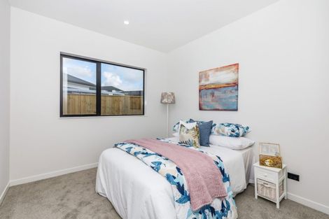Photo of property in 21 Vinistra Road, Kumeu, 0810
