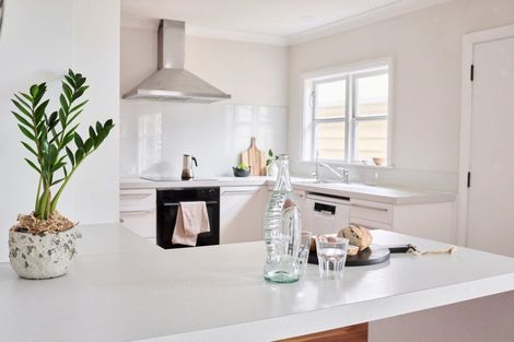 Photo of property in 4 Mana Avenue, Titahi Bay, Porirua, 5022