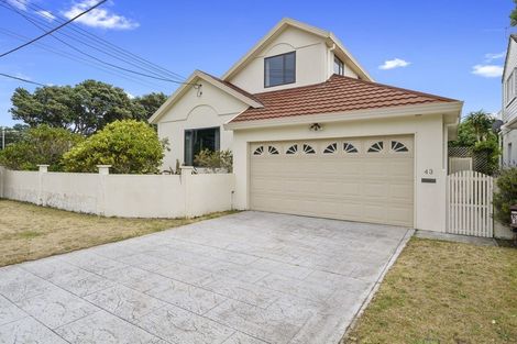 Photo of property in 43 Burnham Street, Seatoun, Wellington, 6022