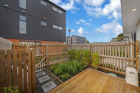 Photo of property in 4/29 Normandy Place, Henderson, Auckland, 0610