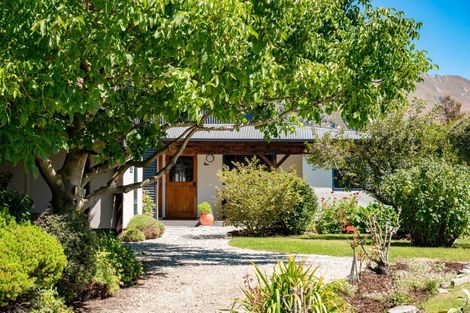 Photo of property in 6 Meadowbrook Place, Wanaka, 9305