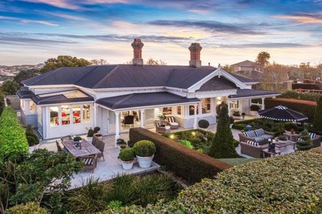 Photo of property in 290 Jervois Road, Herne Bay, Auckland, 1011