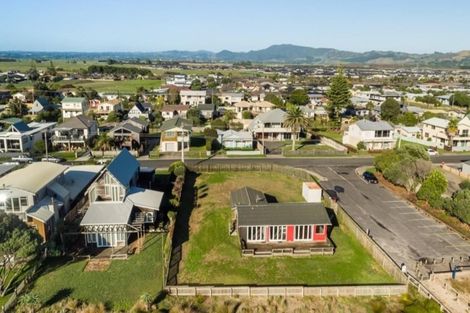 Photo of property in 107 Karewa Parade, Papamoa Beach, Papamoa, 3118