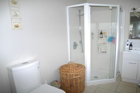 Photo of property in 71 Guildford Drive, Paraparaumu, 5032