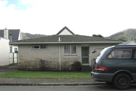 Photo of property in 8a Cargill Street, Karori, Wellington, 6012