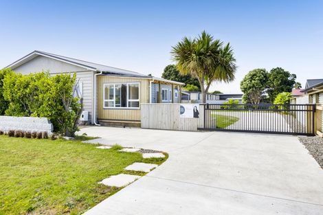 Photo of property in 23 Layard Street, Opunake, 4616