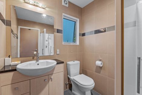 Photo of property in 5b Rahopara Street, Castor Bay, Auckland, 0620