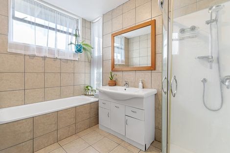 Photo of property in 9 Halberg Street, Papakura, 2110