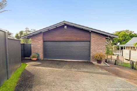 Photo of property in 10 Glen Vista Place, Bayview, Auckland, 0629