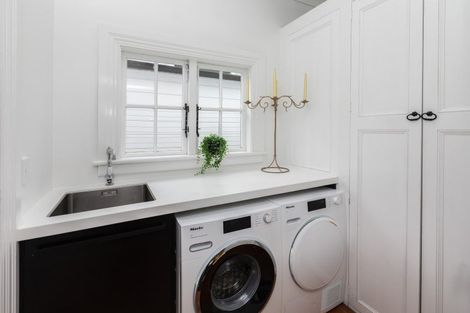 Photo of property in 26 Cranmer Square, Christchurch Central, Christchurch, 8013