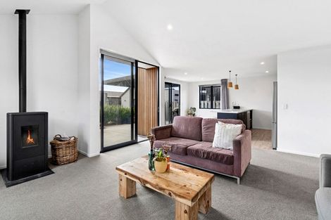 Photo of property in 42 Obelisk Street, Wanaka, 9305