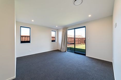 Photo of property in 7 Mccahon Drive, Rangiora, 7400