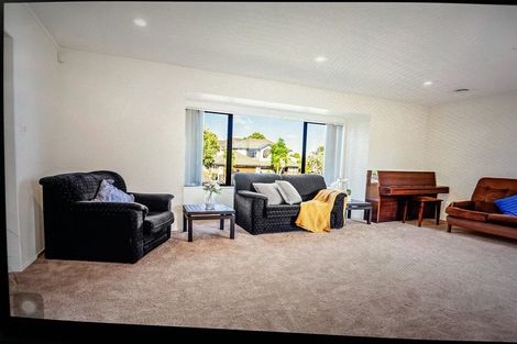 Photo of property in 38 Simmental Crescent, Somerville, Auckland, 2014