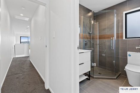 Photo of property in 49 Whare Kauri Road, Papakura, 2110