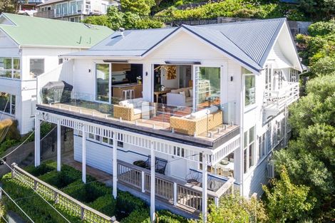 Photo of property in 10 Oriental Terrace, Mount Victoria, Wellington, 6011