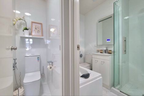 Photo of property in 176 Gossamer Drive, Pakuranga Heights, Auckland, 2010