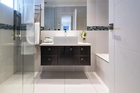 Photo of property in 43 Manor Park, Sunnyhills, Auckland, 2010