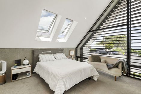 Photo of property in 81 Queen Street, Northcote Point, Auckland, 0627