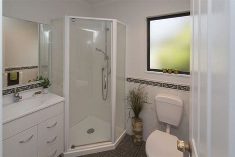 Photo of property in 8 Ali Place, Ranui, Auckland, 0612