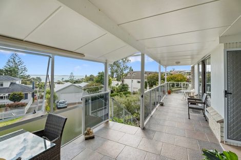 Photo of property in 30 Evelyn Road, Cockle Bay, Auckland, 2014