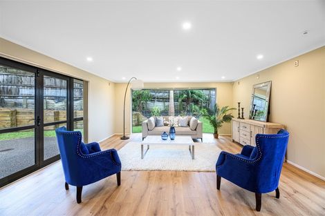 Photo of property in 4 Chelmsley Avenue, Henderson, Auckland, 0612