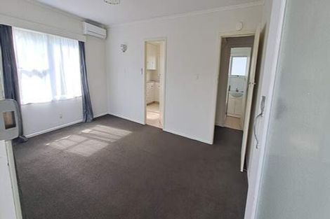 Photo of property in 1/96 Te Atatu Road, Te Atatu South, Auckland, 0610