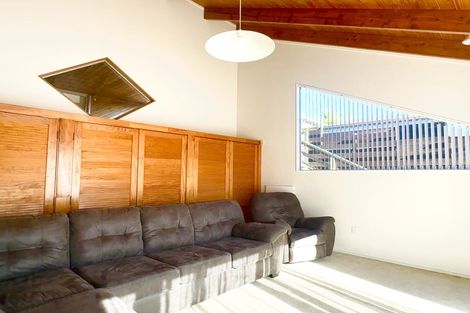 Photo of property in 2a Sirius Place, Botany Downs, Auckland, 2010