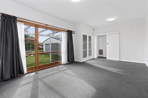 Photo of property in 16 Oxford Street, Fairfield, Hamilton, 3214