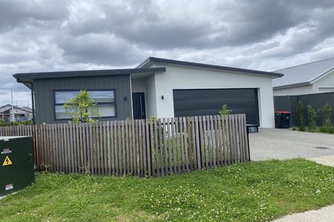 Photo of property in 52 Hammick Crescent, Pyes Pa, 3112