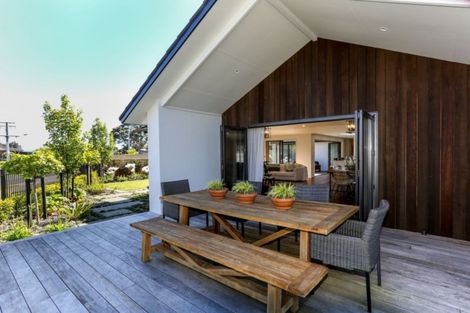 Photo of property in 1 Tupare Place, Highlands Park, New Plymouth, 4312