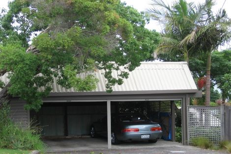 Photo of property in 112 Island Bay Road, Beach Haven, Auckland, 0626
