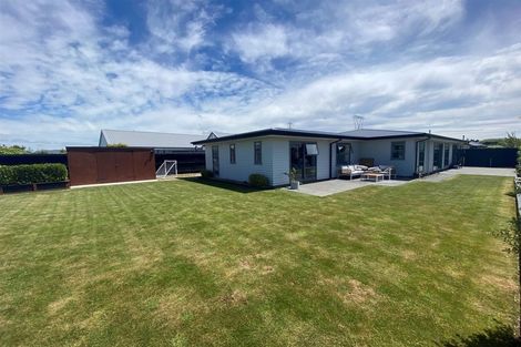 Photo of property in 22 Huntingdon Drive, Rangiora, 7400