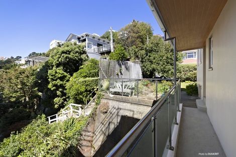 Photo of property in Anscombe Apartments, 212 Oriental Parade, Oriental Bay, Wellington, 6011