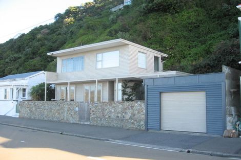 Photo of property in 137 Marine Parade, Seatoun, Wellington, 6022
