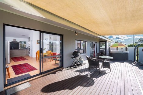 Photo of property in 38 Riddell Road, Kerikeri, 0230