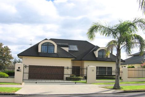 Photo of property in 11 Anaheim Boulevard, Shamrock Park, Auckland, 2016