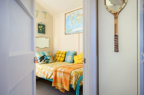 Photo of property in 15 Hall Place, Foxton Beach, Foxton, 4815