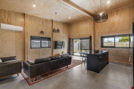 Photo of property in 24 Rangatira Drive, Mangakino, 3421