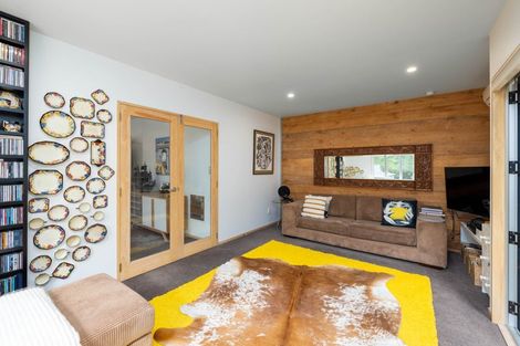 Photo of property in 25 Hawkhurst Road, Lyttelton, 8082