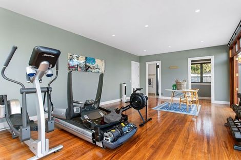 Photo of property in 118 Straven Road, Fendalton, Christchurch, 8014