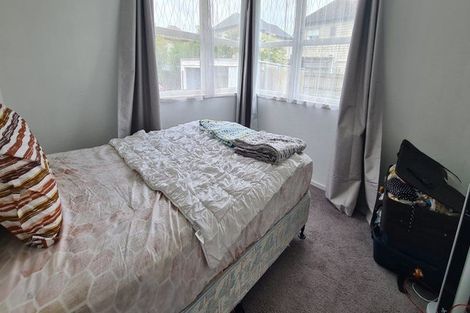 Photo of property in 2/124 Te Atatu Road, Te Atatu South, Auckland, 0610