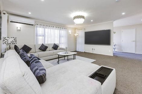 Photo of property in 9 Landon Avenue, Mangere East, Auckland, 2024