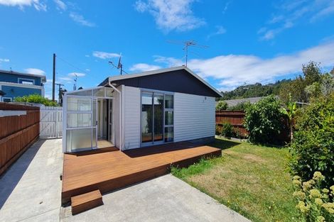 Photo of property in 8a Elizabeth Avenue, Heretaunga, Upper Hutt, 5018