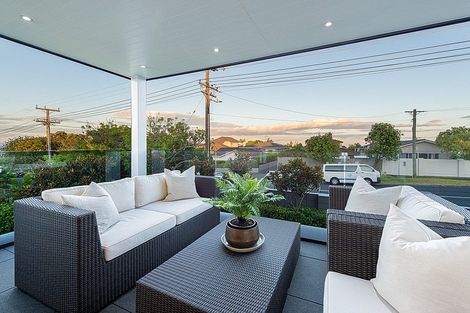 Photo of property in 4a Rothesay Bay Road, Rothesay Bay, Auckland, 0630