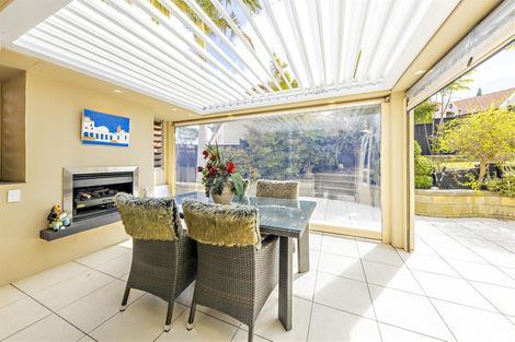 Photo of property in 14 Brooke Ridge Rise, East Tamaki Heights, Auckland, 2016