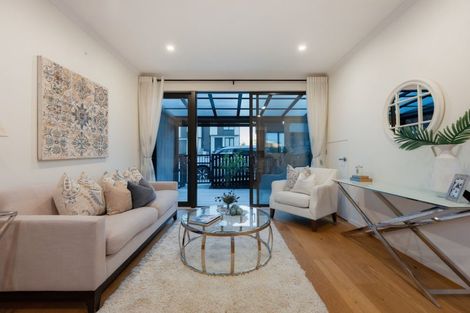 Photo of property in 66 Waipuhinui Way, Wiri, Auckland, 2104
