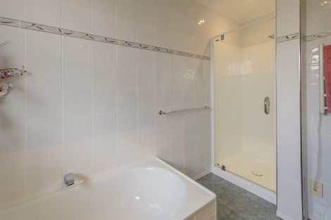Photo of property in 550 Queen Street East, Levin, 5510