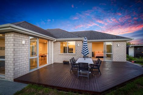 Photo of property in 23 Flavell Drive, Orewa, 0931