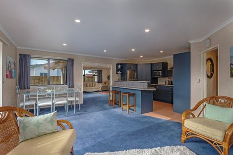 Photo of property in 42 Roberts Line, Kelvin Grove, Palmerston North, 4414
